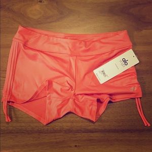 New with tags alo coral shorts